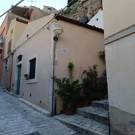 Holiday home Casetta Santa Venera *