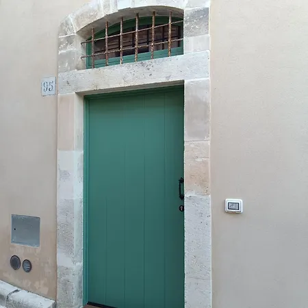 Casetta Santa Venera Сasa de vacaciones